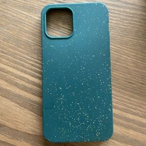 NWOT Green Slim iPhone 12/iPhone 12 Pro Pela Case